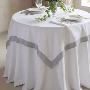 Coprimacchia in raso bianco per matrimonio